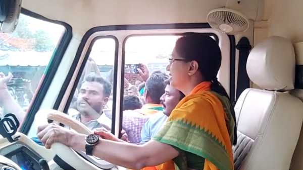 10 கிமீ தூரம் ஓட்டினார் 10 கிமீ தூரம் ஓட்டினார்