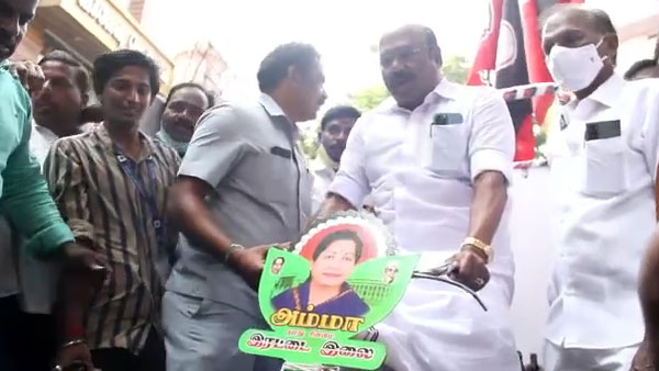 காப்பியடிக்கும் திமுக 