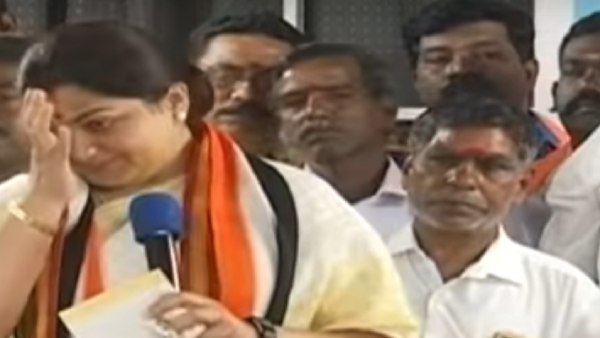 குஷ்பு அழுகை