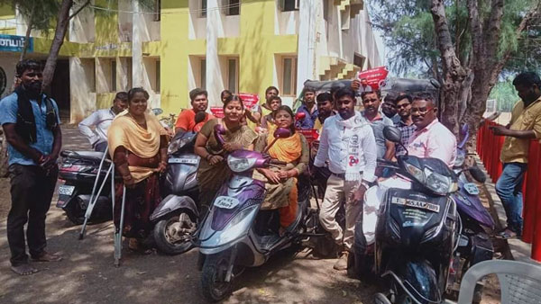  எம்.பி.ஏ.பட்டதாரி