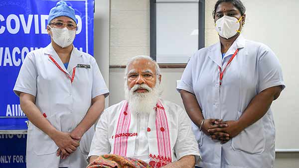  தடுப்பூசி எடுத்துக்கொண்ட முக்கிய தலைவர்கள்