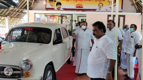 Mrk Panneerselvam who went in the ambassador car to file nomination 