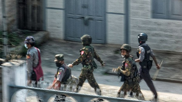 உலக நாடுகள் எதிப்பு குரல் 