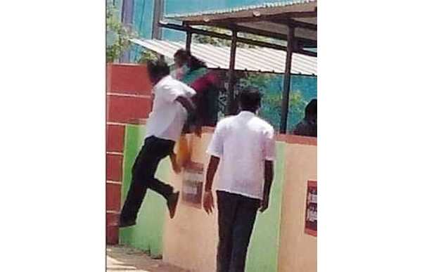 ஆசிரியர்கள் வெளியேற்றம் 