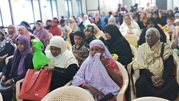 கல்லூரி மாணவிக்கு உதவித்தொகை கல்லூரி மாணவிக்கு உதவித்தொகை