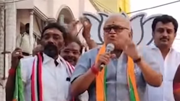  காயத்ரி ரகுராம்