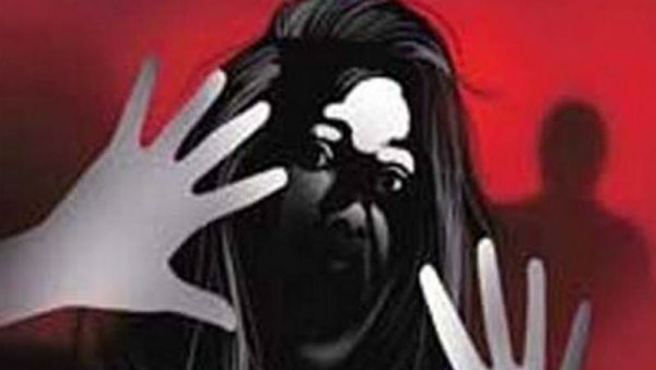 மிரட்டியிருக்கிறார் 