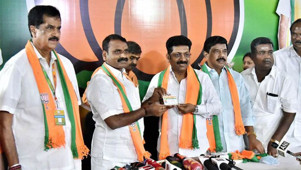 குடிநீர் வழங்கினேன் 