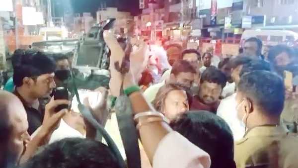 கமல்ஹாசன் காயமின்றி தப்பினார் 