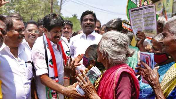  அமைச்சராக இருக்கையில்..