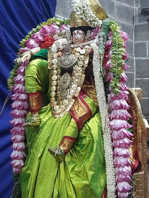 ரங்கமன்னாரை மணமுடிக்கும் ஆண்டாள் 