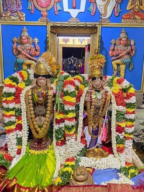 ஏழுமலையான் பட்டு வஸ்திரம் 