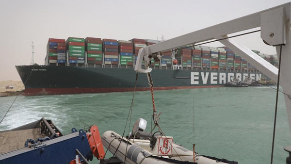 கப்பல் எவ்வாறு சிக்கியது? 