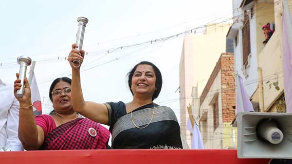 actress suhasini maniratnam campaign for kamalhaasan in covai south actress suhasini maniratnam campaign for kamalhaasan in covai south