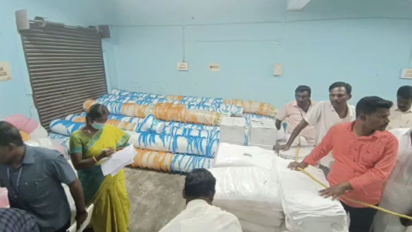 Rs 30 lakh gifts confiscated at Thirumangalam 