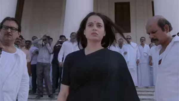 புடவை இழுப்பு காட்சி புடவை இழுப்பு காட்சி