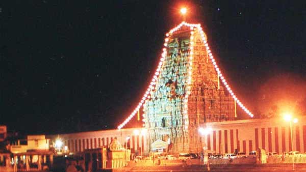 கம்பீர தேரோட்டம் 