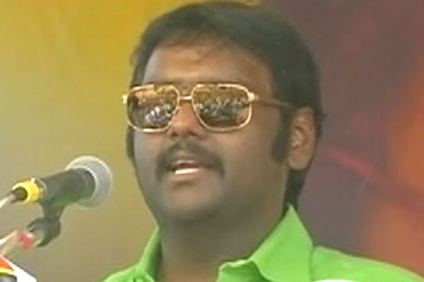 சோம்பேறியாக்குறாங்க! சோம்பேறியாக்குறாங்க!