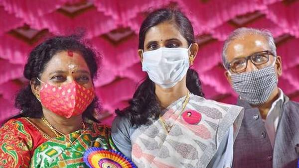 சிறந்த பெண்மணி 