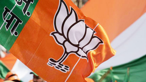 ராஜினாமா செய்யணும்