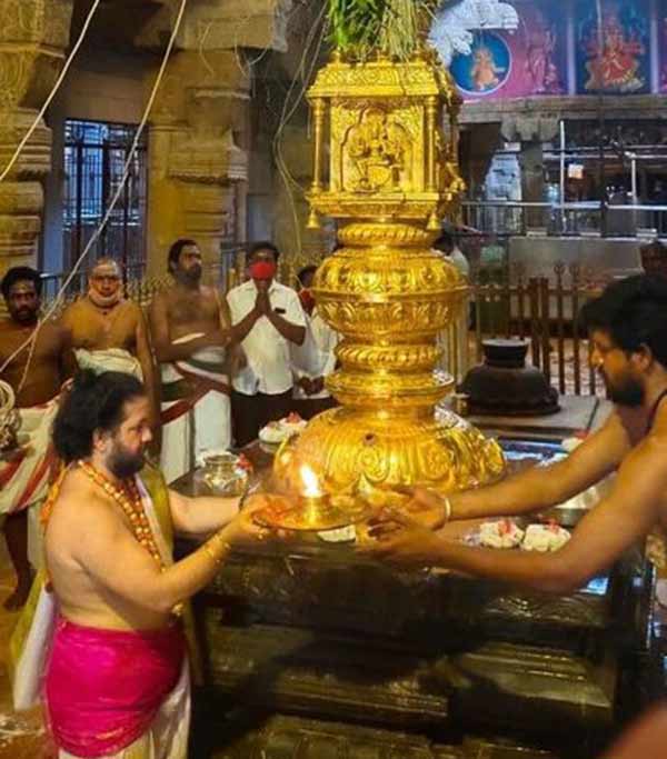 Chithirai Thiruvizha festival at Samayapuram Mariamman Temple begins with the flag hoisting 