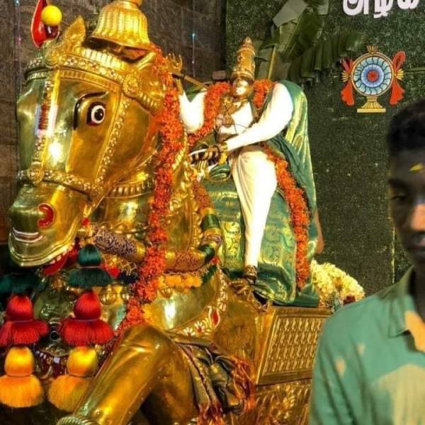 அழகரின் பட்டுப்புடவைகள் 