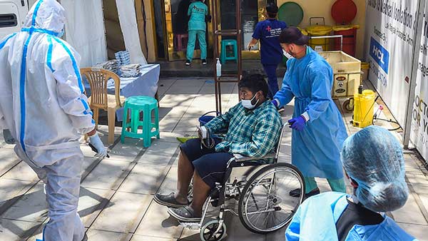 மருத்துவமனைகளில் இடமில்லை