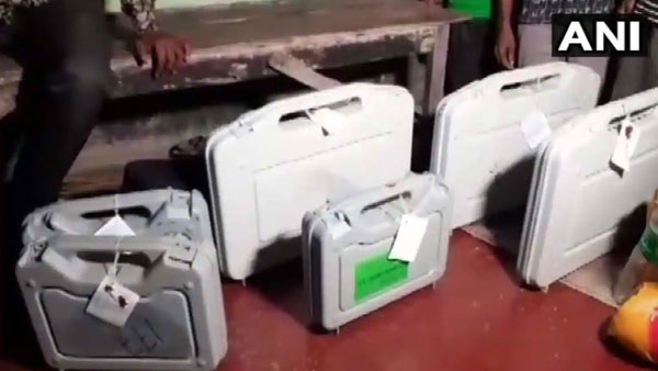 ஆளும்கட்சி பிரமுகர் வீட்டில்