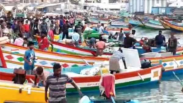 கண்டுகொள்ளாத மக்கள் 
