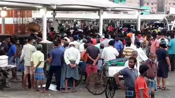 அலைமோதிய கூட்டம் 