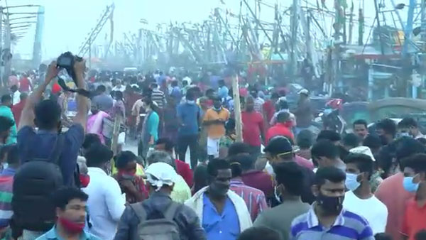 மாநகராட்சி அதிகாரிகள் 