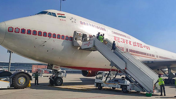 பெயரை கேட்டாலே அதிருதுல்ல 