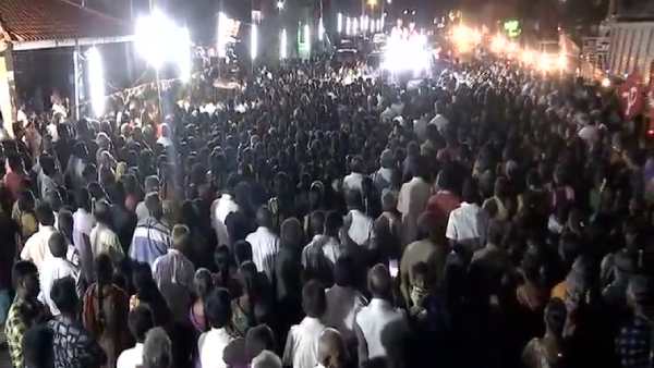 கை வைத்து பார்