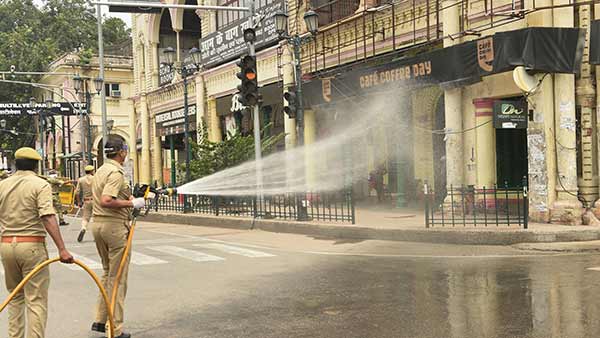 Night Curfew in Lucknow, Kanpur and Varanasi from April 8 Amid Rising Coronavirus cases Night Curfew in Lucknow, Kanpur and Varanasi from April 8 Amid Rising Coronavirus cases