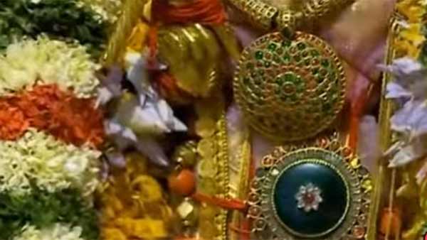 வைரக்கற்கள் பதித்த திருமாங்கல்யம் 