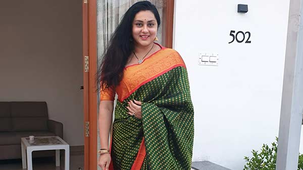 எஸ்கேப் ஆன நமீதா