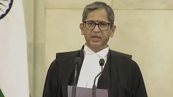  என்.வி.ரமணா பதவியேற்பு 