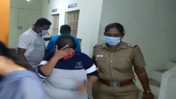 பள்ளியில் சேர்க்கவில்லை பள்ளியில் சேர்க்கவில்லை