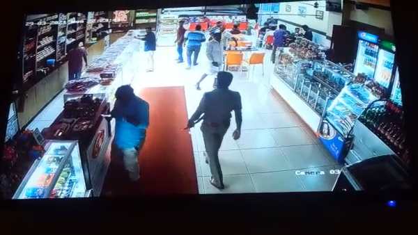 அடுத்த சம்பவம் அடுத்த சம்பவம்