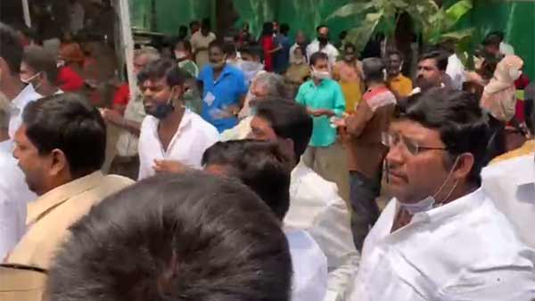 தாக்குதல் 