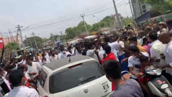 திட்டமிட்டு செய்கிறார்கள் 