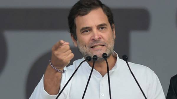 நடுத்தெருவில் மக்கள் 