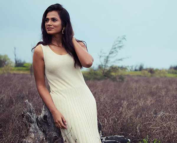 பாதி சிவப்பு 