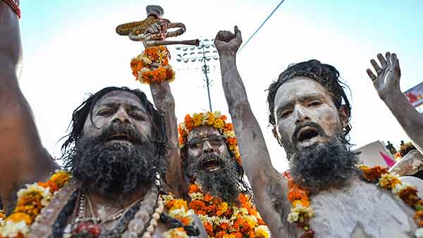 ஜூனா அகாடா வெளியேறியது 