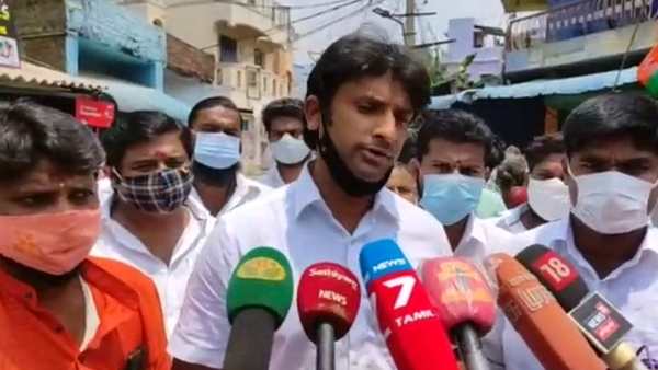 மதரீதியாக பார்க்கிறார்கள்