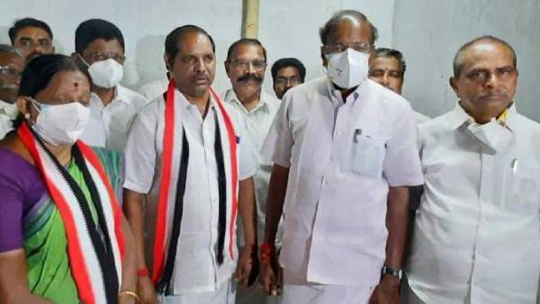 தங்கமணி முன்னிலையில் 