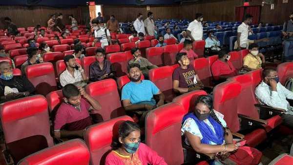 ஆபத்து வேறு இடத்தில் 