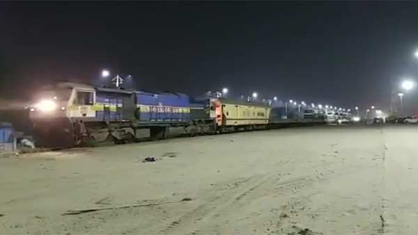 தமிழகத்தில் இருந்து ஆக்சிஜன் அனுப்பி வைப்பு 