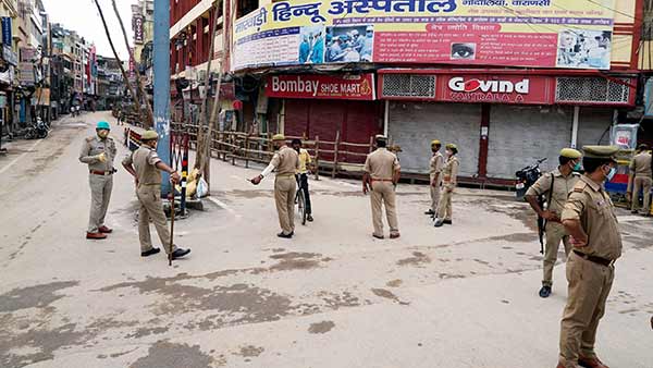 Night Curfew in Lucknow, Kanpur and Varanasi from April 8 Amid Rising Coronavirus cases Night Curfew in Lucknow, Kanpur and Varanasi from April 8 Amid Rising Coronavirus cases