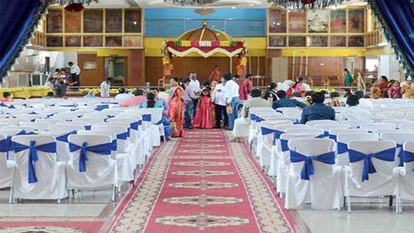 Weddings held without relatives due to full curfew 